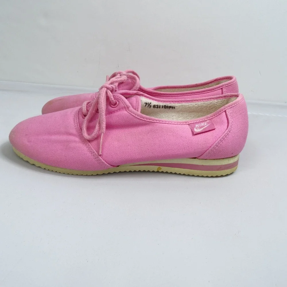 Vintage Nike 80s Women's Size 7.5 Sunburst Canvas Pink‎ Terry Inside Retro